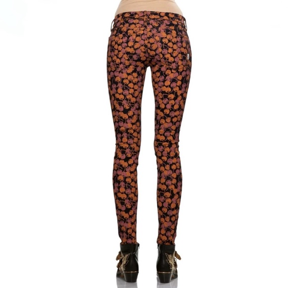 24 THE LOOKER (CHERRY JEANS) by Mother NWOT (203) - Picture 2 of 7